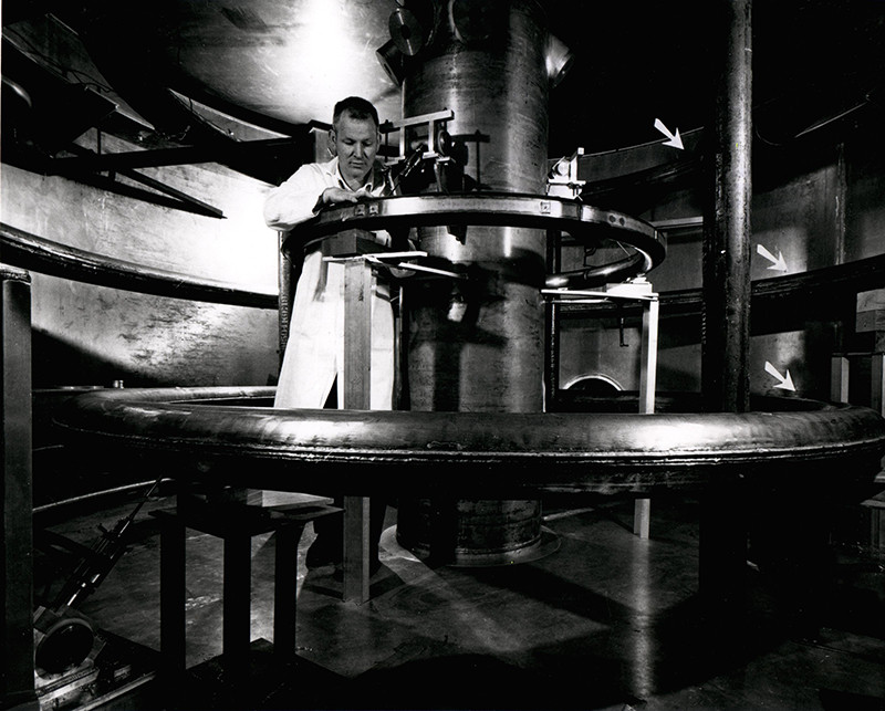 Toroidal device for controlled thermonuclear research. La Jolla, CA Toroidal device for controlled thermonuclear research